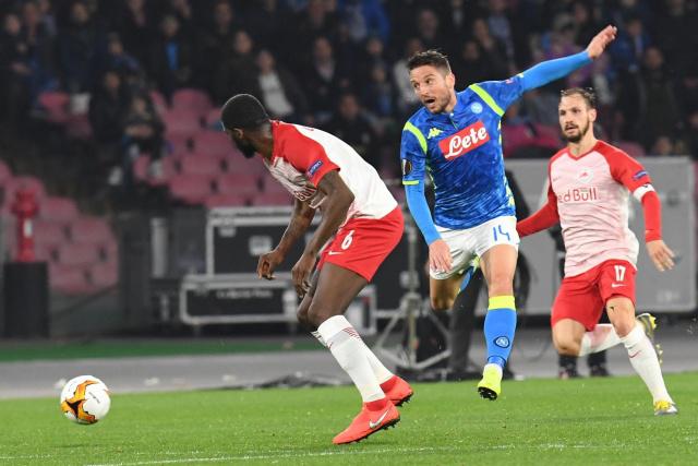 特雷-杨32+15老鹰灭太阳3连胜 国王力克步行者